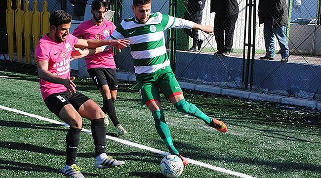 Özçamdibi Spor - Foça Belediye Spor Mücadelesinde Puanlar 1-1 Paylaşıldı