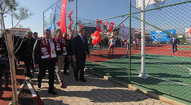Şehit Fırat Yılmaz Çakıroğlu Spor Kompleksi Açıldı