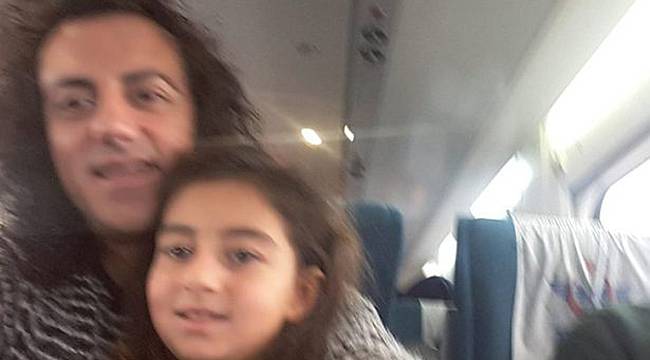 Tren'de Baba- Kız Yan Yana Bilet Alamayınca Yolcular Yer Verdi