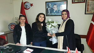 AK Parti Bayraklı Kadın Kollarından Anlamlı Ziyaret