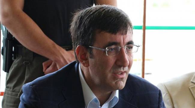 Ak Parti, CHP'nin bayrak kararından rahatsız