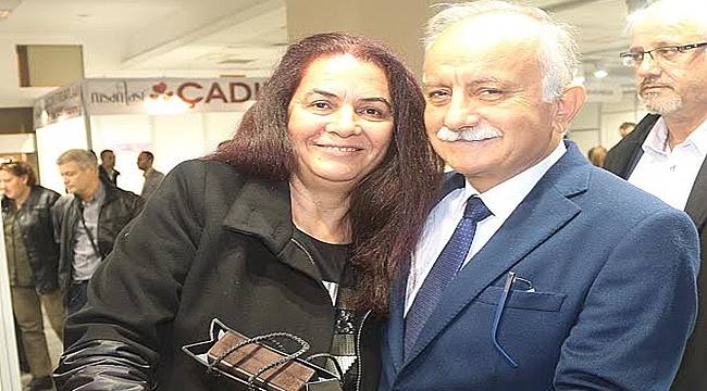 Başkan Sevgililer Günü Hediyesini Kime Seçtirdi?