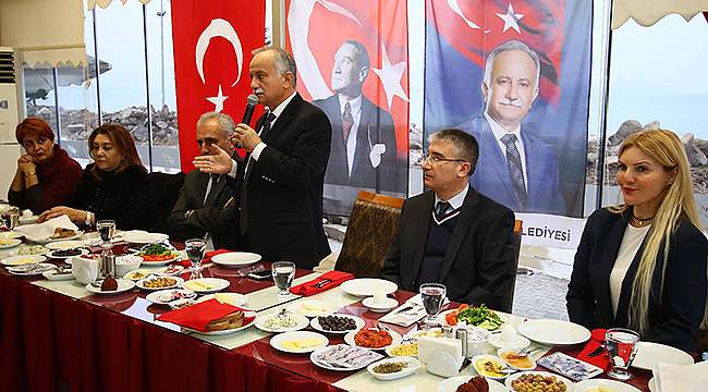 Bayraklı’da Muhtarlara Doğalgaz Toplantısı