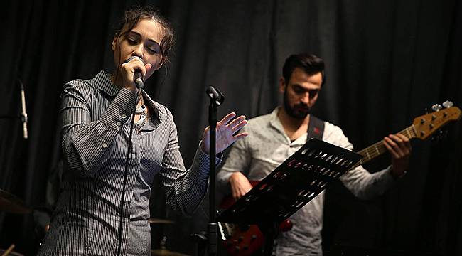 Buca, Büyüleyici Ses Ezgi Alaş’la Buluştu