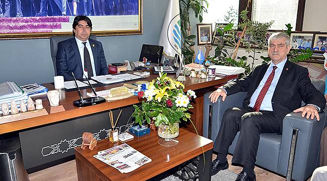 DİSK Genel Başkanı Kani Beko, Foça Belediyesi'ni Ziyaret Etti