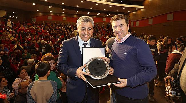 Güzelbahçe’de İsmail Küçükkaya izdihamı