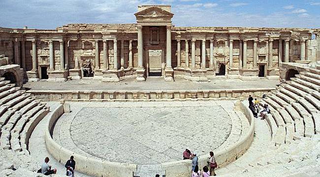 IŞİD, Palmira Antik Tiyatrosu'nu Yok Etti