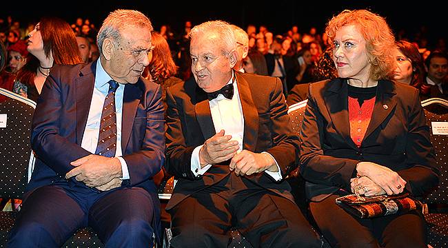 İzmir’den Oliveira Geçti