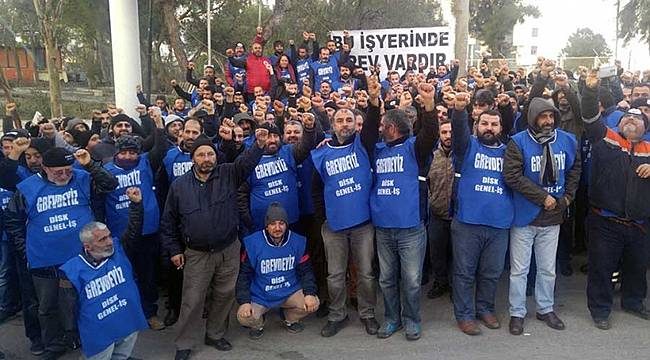 Karabağlar Grevi Devam Ediyor:  'Ücret Bordrosu Başka Başkan Başka Konuşuyor'