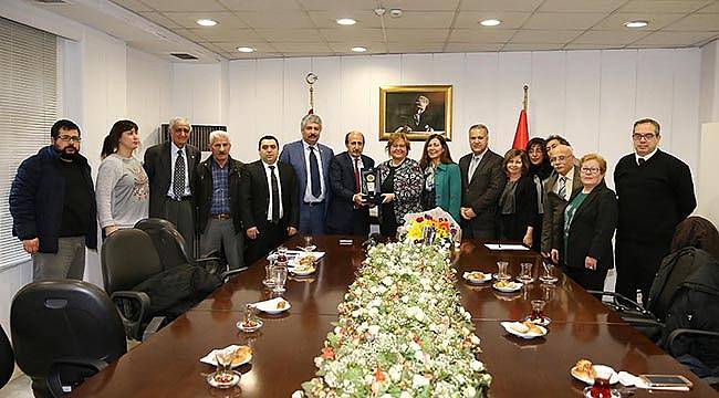 Kent Gönüllülerinden Başkan Pekdaş’a Plaket