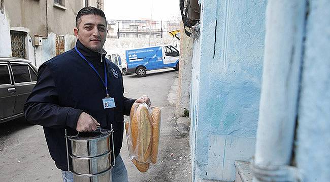 Konak'ta Hem Karınları Hem Gönülleri Doyuran Hizmet