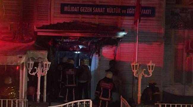 Müjdat Gezen Sanat Merkezi’ne Saldırı!