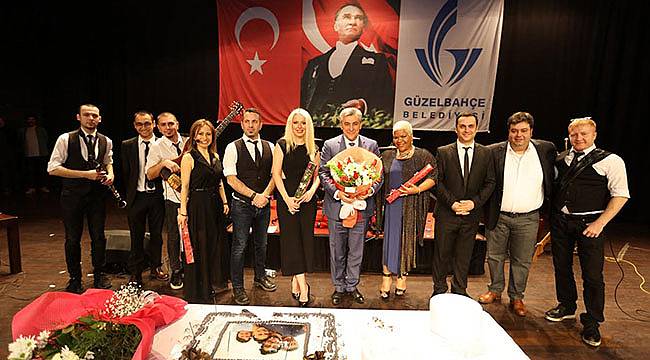Sevgililer Günü Konseri’nde Başkana Doğum Günü Sürprizi