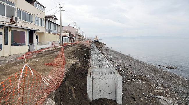 Zeytinalanı Sahil Düzenlemesi Devam Ediyor