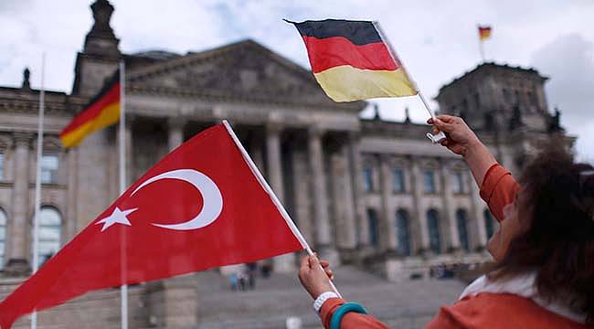 Alman Makamlarından MİT’in Verdiği Listedeki Türklere Uyarı