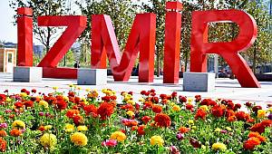 Bahar Yüzünü Gösterdi, İzmir Çiçeklerle Donatıldı