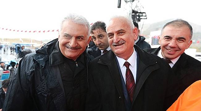Başbakan Yıldırım İzmir'li İkizi İle Buluştu