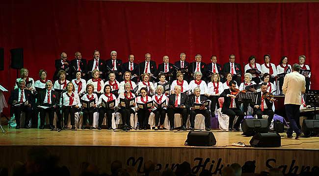 Beyaz Saçlılardan Kıskandıran Konser