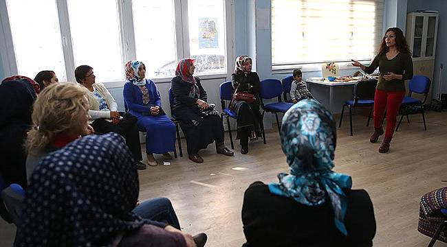 Buca’da Ailelere Çok Yönlü Eğitim