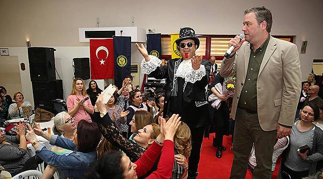 Bucalı Kadınlar 8 Mart’ta Doyasıya Eğlendi