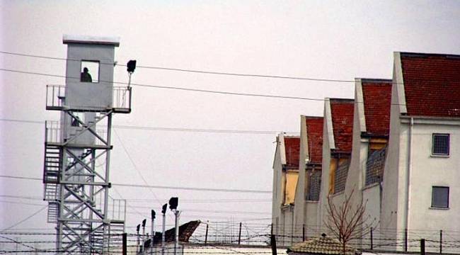 İzmir'de Cezaevinde '4 Kutsal Kitap' Dışındaki Yayınlara OHAL Yasağı