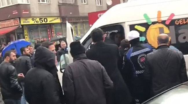 CHP'li Erdoğdu: AKP'li Yöneticiler Kampanya Aracımıza Saldırıp, Yöneticilerimizi Darp Etti!