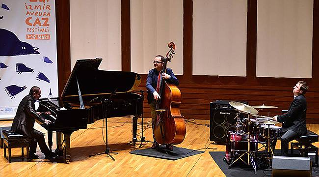 Fantastik ÇekSlovak Üçlü'den "Original Modern Jazz"