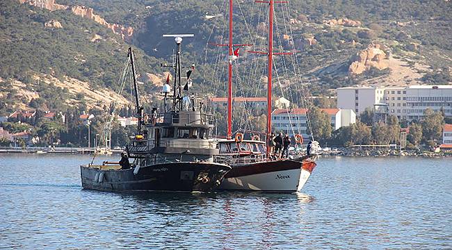 Foça'da Yelkenlide 115 Suriyeli Kaçak Yakalandı