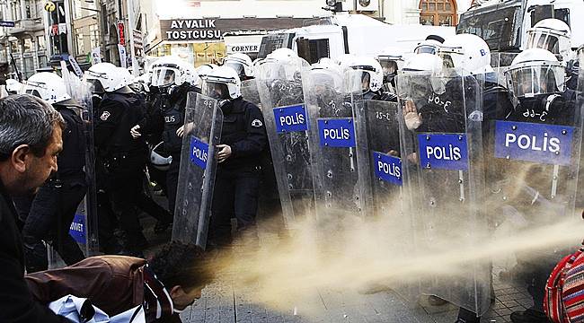 Guardian'dan Türkiye’de Hayatta Kalma Reçetesi