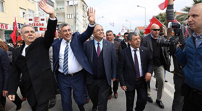 Güzelbahçe Demokrasi Evi’ne miting gibi açılış