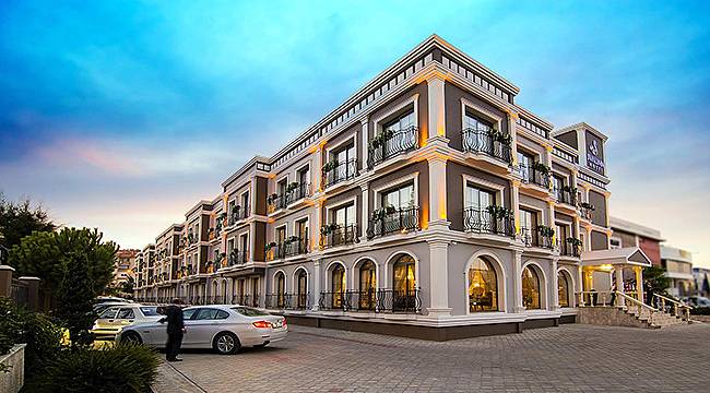İki Dev Sanatçı Svalinn Hotel'de İzmirliler'le Buluşacak
