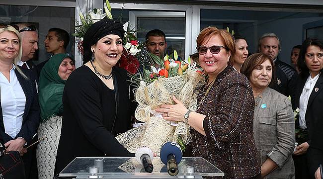 İlk Roman Kadın Derneği Konak’ta Açıldı