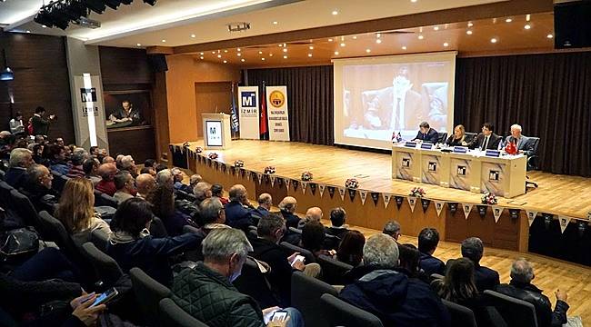 İzmir'de Referanduma Doğru Anayasa Değişikliği Tartışıldı