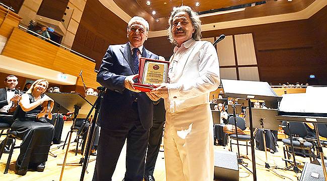İzmir'de Ustaya Saygı