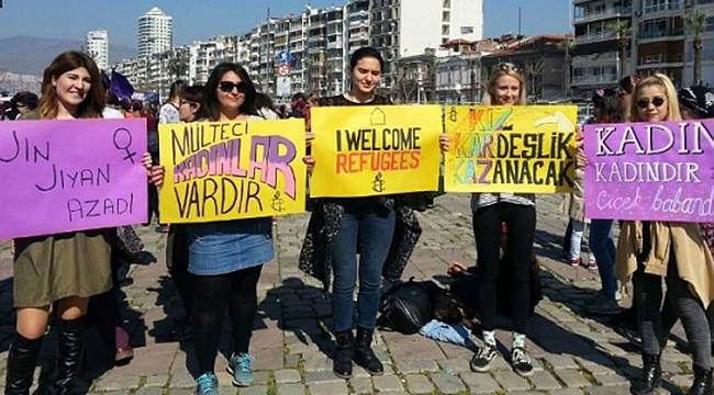 İzmirli Kadınlar Sokağa Çıktı: Vardık, Varız, Var Olacağız!
