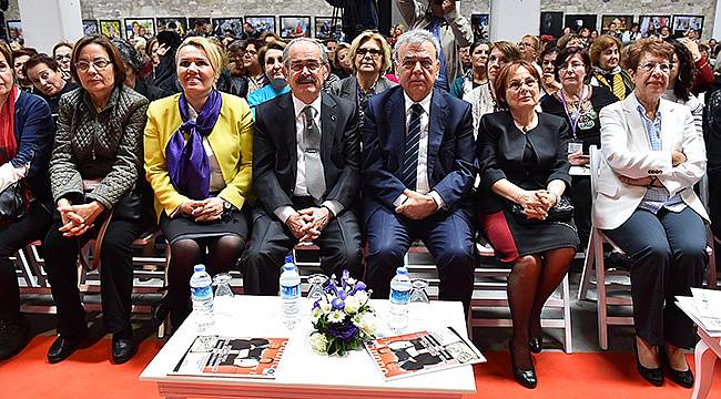 Kadınlar Urla'dan Seslendi Biz Bir Oldukça Güçlüyüz