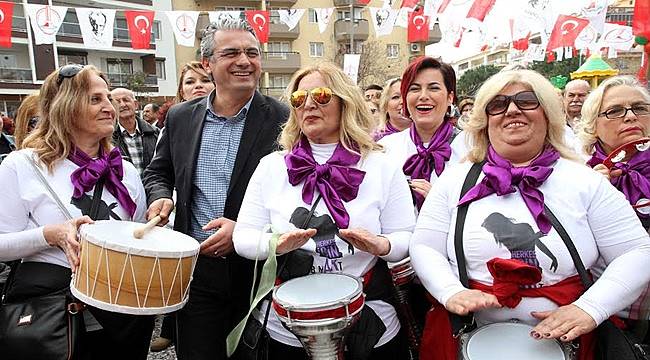 Karşıyaka'da Dolu Dolu 8 Mart