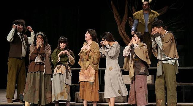 Karşıyakalı Tiyatrocular Bozcaada’yı Büyüledi