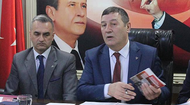 MHP İzmir: Bahçeli’nin Ayağının Altında...