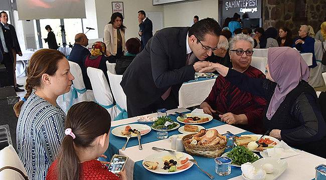 Şehit Aileleri Bornova’da Buluştu
