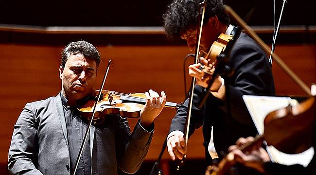 11.5 Milyon Euroluk Kemanla Çaldı