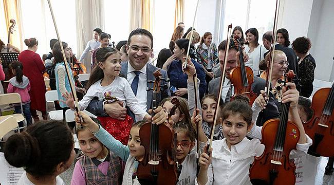 23 Nisan’ın En Özel Konseri Bornovalı Çocuklardan