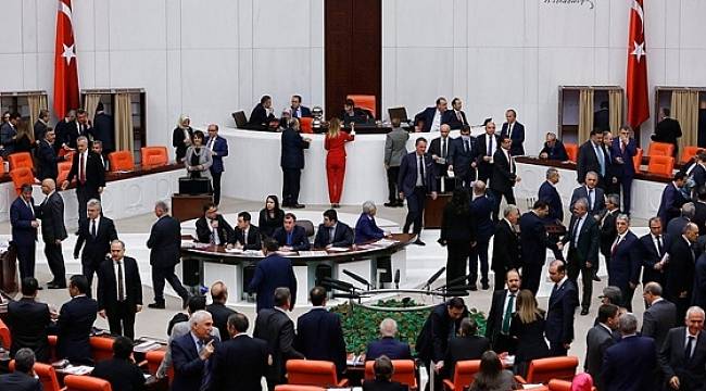 AKP Kulisleri, Yüzde 51.4'ü Tartışıyor