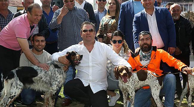 Av Köpekleri Yarıştı