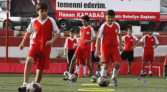 Bayraklı'da Geleceğin Futbolcuları Yetişiyor