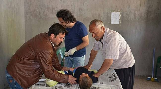 Boş İnşaatta, Gazete Kağıdı Üzerinde Sünnet