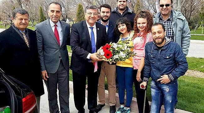 CHP'li Sındır: “Hem Cumhurbaşkanı Hem Parti Genel Başkanı!”