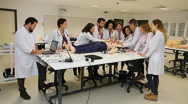 İzmir Ekonomi'de Tıp Fakültesi Rüzgarı