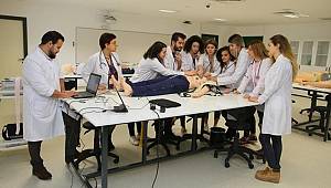 İzmir Ekonomi'de Tıp Fakültesi Rüzgarı