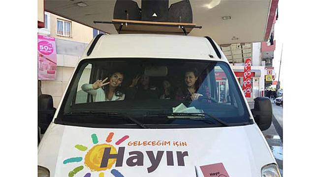 Kadın İlçe Başkanı, Hayır Arabasının Direksiyonunda